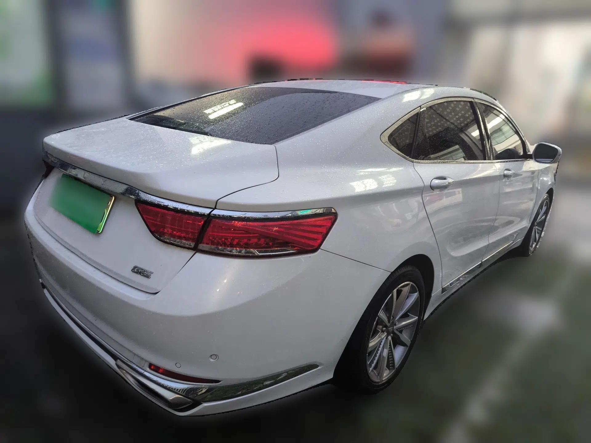 Geely Auto Emgrand GT New Energy 2018 1.5T PHEV Yao Ling Edition — миниатюра 6