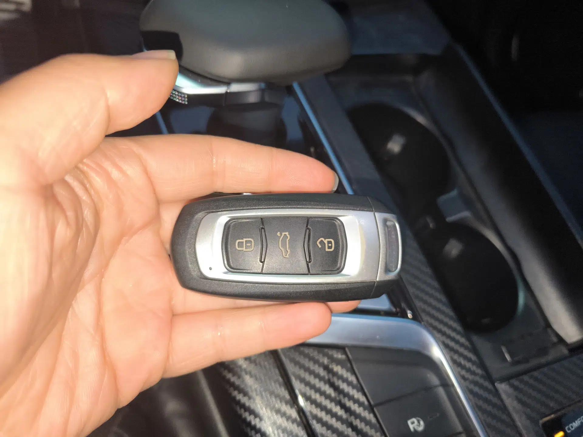 Geely Auto Emgrand GT New Energy 2018 1.5T PHEV Yao Ling Edition — миниатюра 9