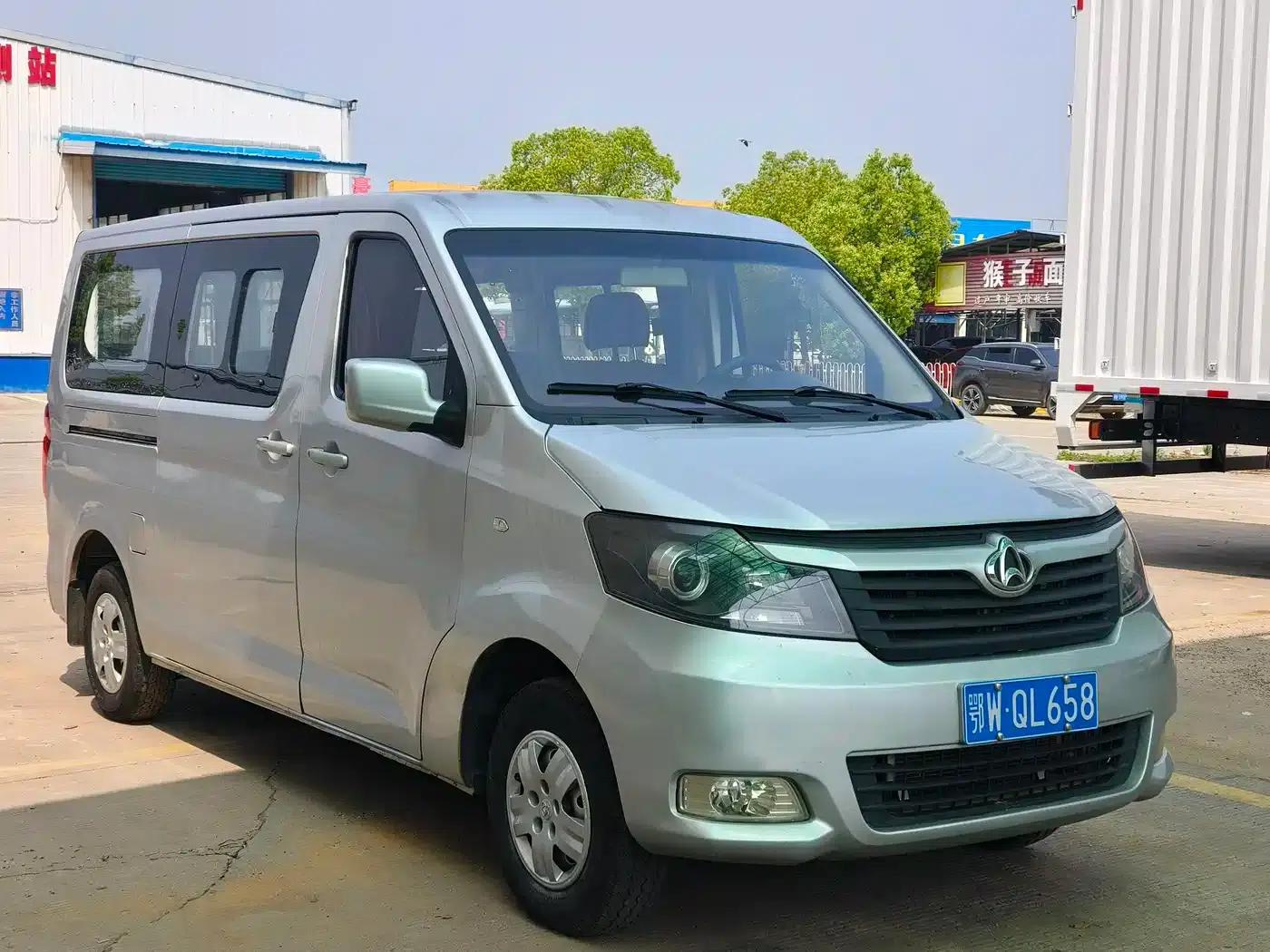 Changan Ruixing M70 2019 1.5L Comfort 6-seater National VI Flat Top Rear Hatchback DAM15KL — миниатюра 2