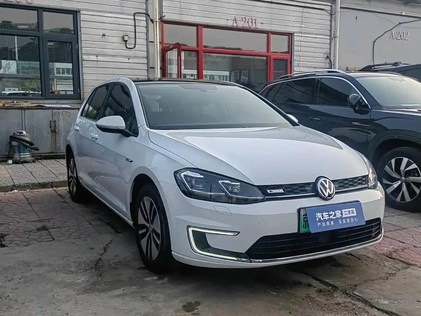2020 Golf EV — миниатюра 3