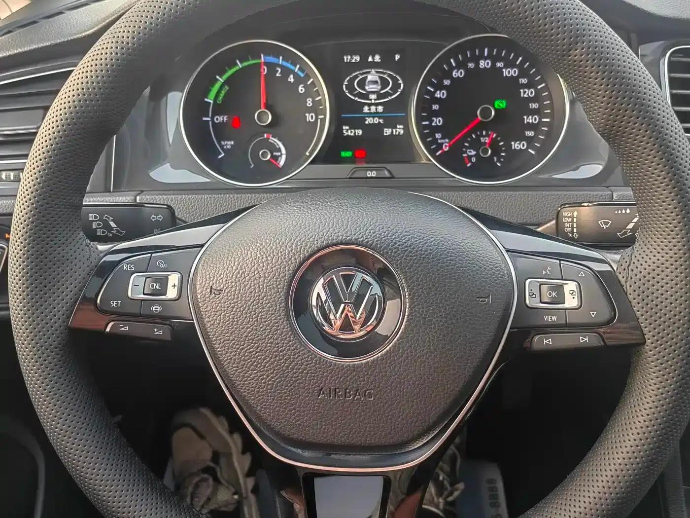 2020 Golf EV — миниатюра 4