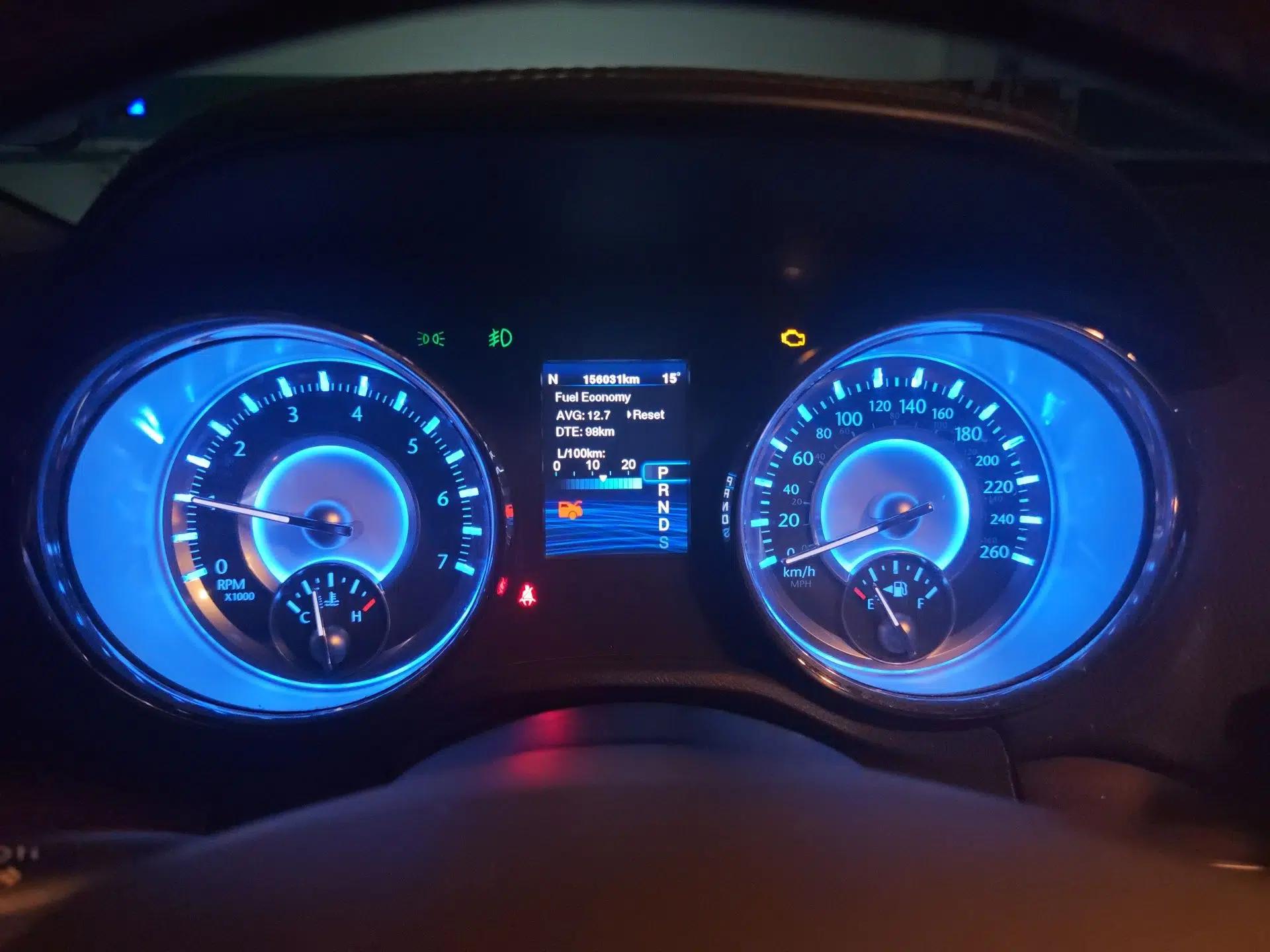 Chrysler 300C 2013 3.6L Premium Edition — миниатюра 12