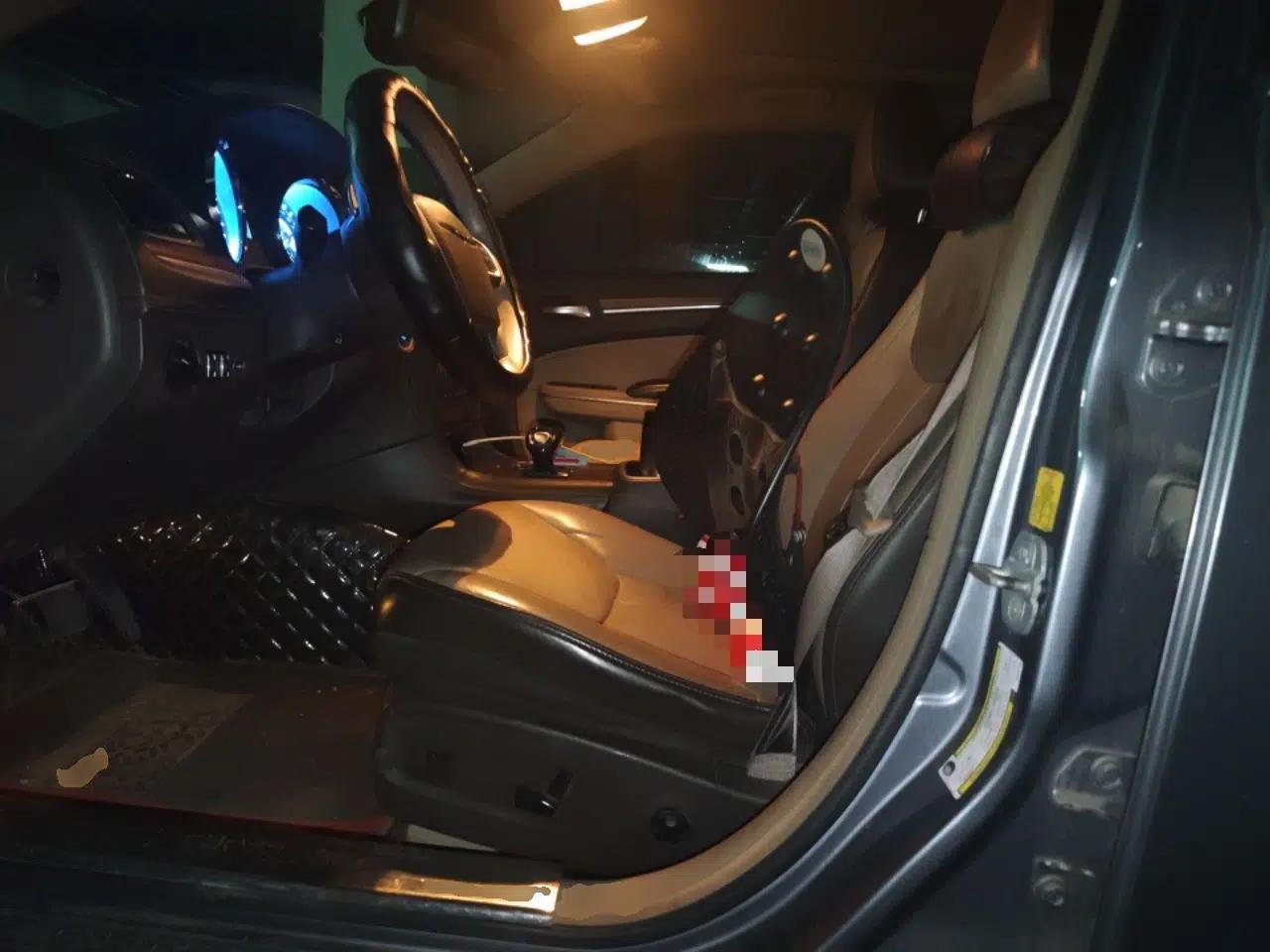 Chrysler 300C 2013 3.6L Premium Edition — миниатюра 16