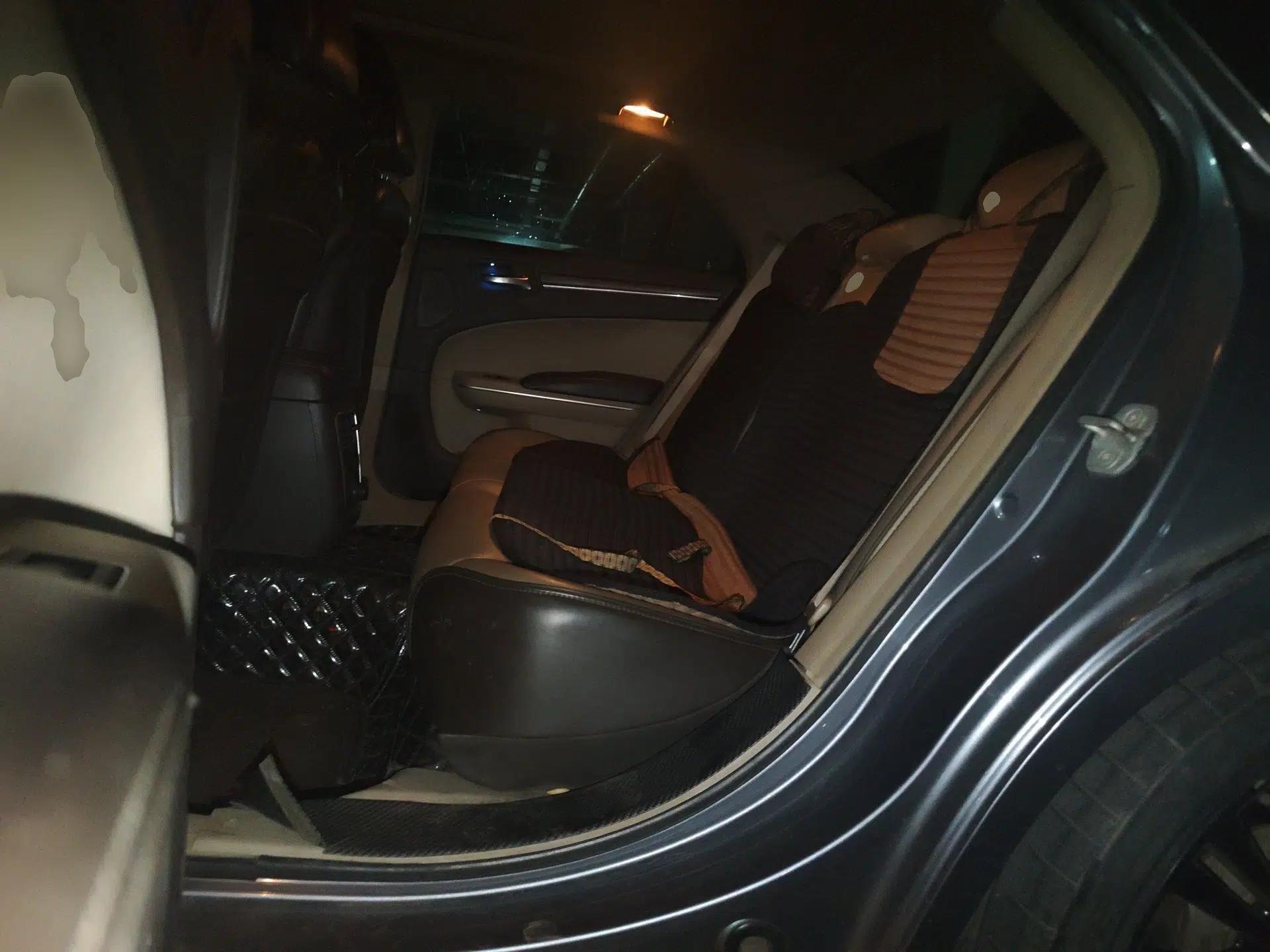 Chrysler 300C 2013 3.6L Premium Edition — миниатюра 18