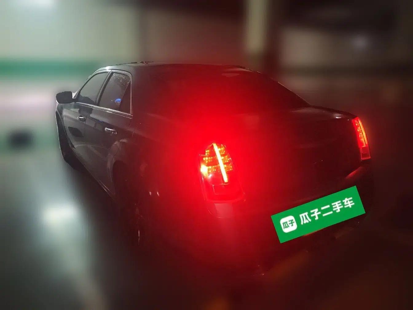 Chrysler 300C 2013 3.6L Premium Edition — миниатюра 4