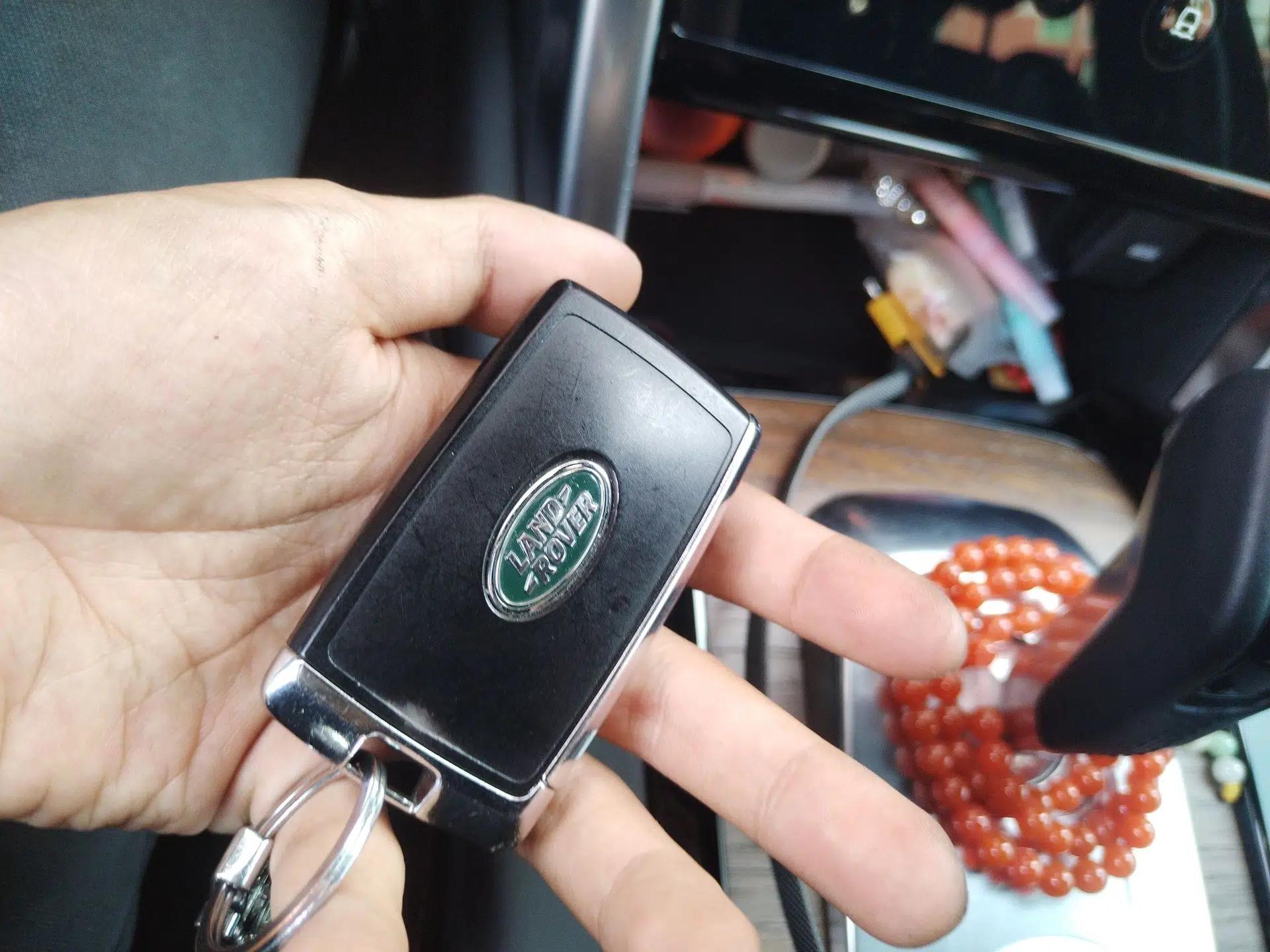 Land Rover Discovery Sport New Energy 2022 Facelifted P300e Plug-in Hybrid Electric Version — миниатюра 9