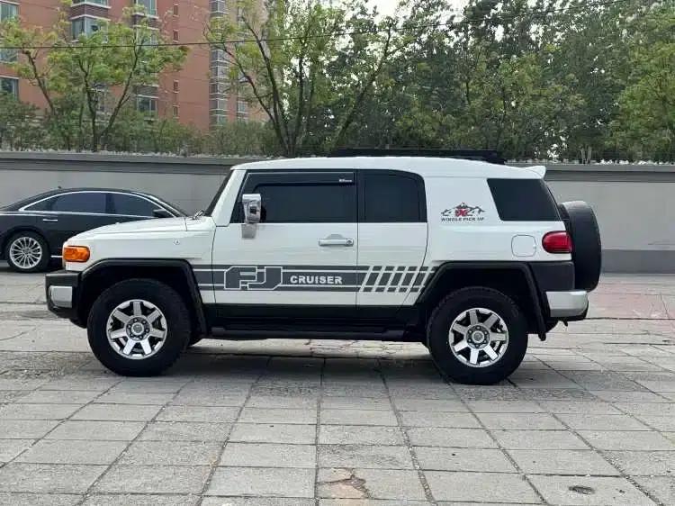 2022 FJ Cruiser 4.0L Middle East Edition — миниатюра 3