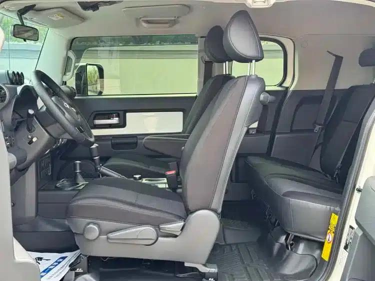 2022 FJ Cruiser 4.0L Middle East Edition — миниатюра 4