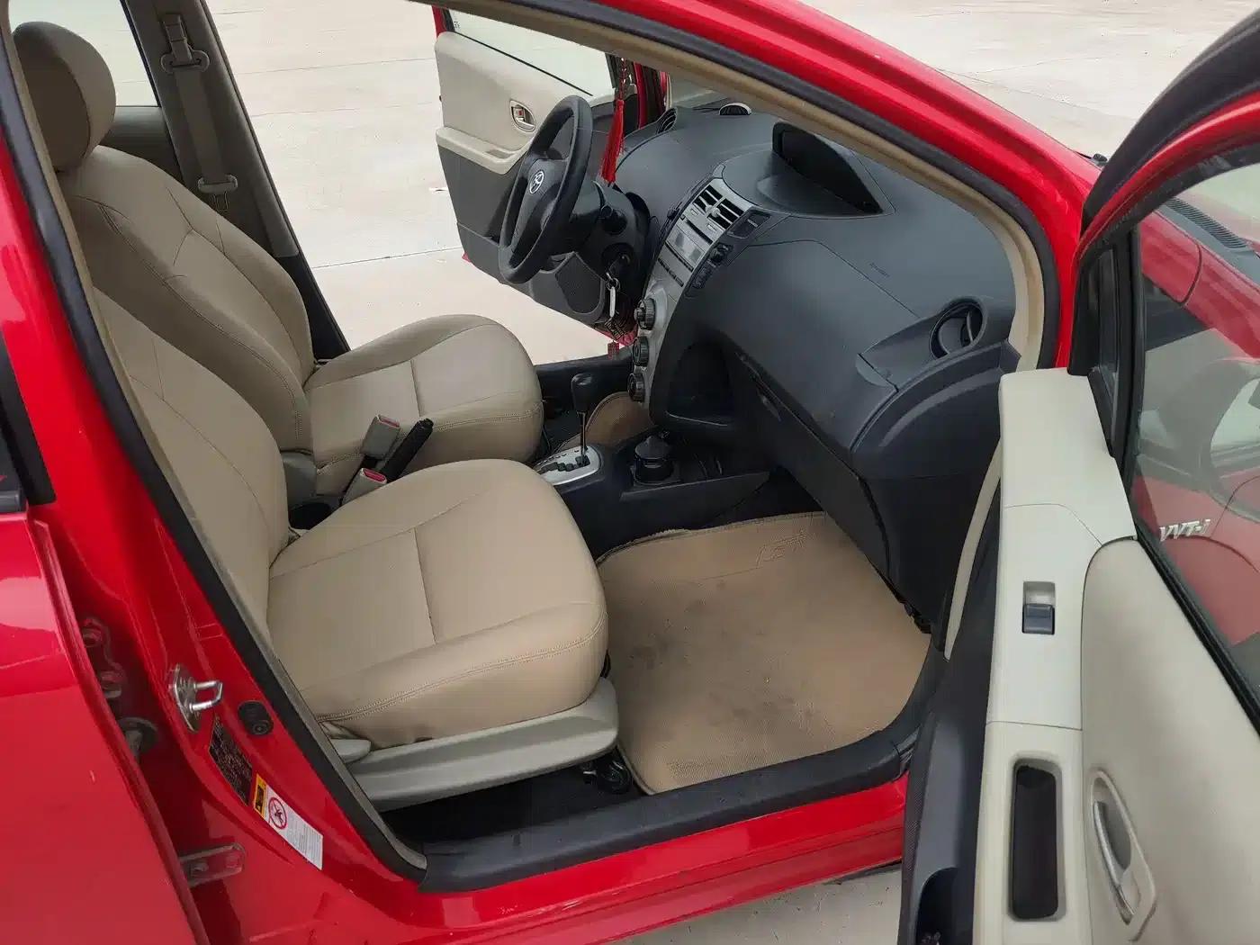 2009 Toyota Yaris 1.6E Automatic Comfort Edition — миниатюра 11
