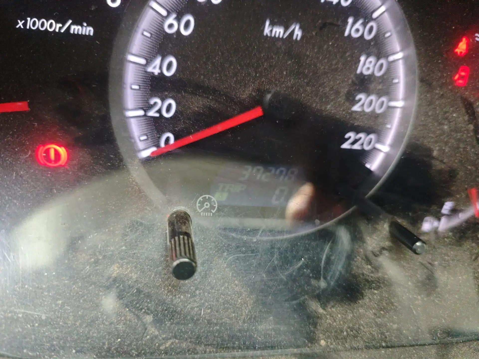 Mazda 5 2008 2.0 Manual Comfort Version — миниатюра 13