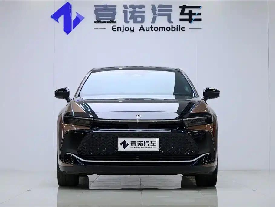 2023 Toyota Crown SportCross 2.4T SportCross HEV AWD Supreme Edition — миниатюра 2