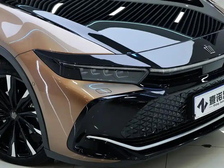 2023 Toyota Crown SportCross 2.4T SportCross HEV AWD Supreme Edition — миниатюра 11