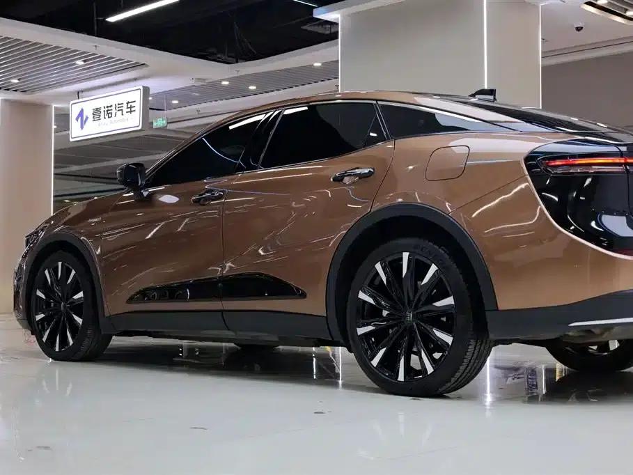 2023 Toyota Crown SportCross 2.4T SportCross HEV AWD Supreme Edition — миниатюра 12