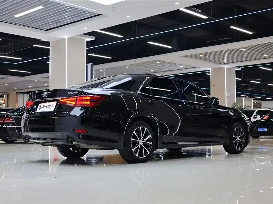 2023 Toyota Crown SportCross 2.4T SportCross HEV AWD Supreme Edition — миниатюра 14