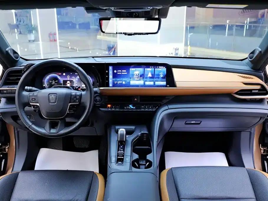 2023 Toyota Crown SportCross 2.4T SportCross HEV AWD Supreme Edition — миниатюра 19