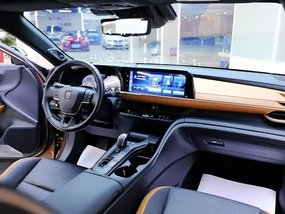 2023 Toyota Crown SportCross 2.4T SportCross HEV AWD Supreme Edition — миниатюра 20