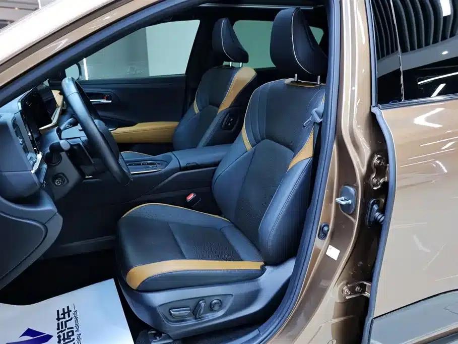 2023 Toyota Crown SportCross 2.4T SportCross HEV AWD Supreme Edition — миниатюра 28
