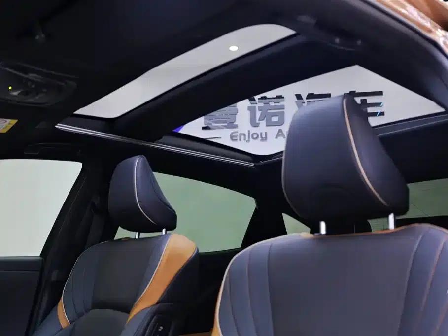 2023 Toyota Crown SportCross 2.4T SportCross HEV AWD Supreme Edition — миниатюра 29