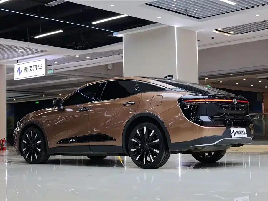 2023 Toyota Crown SportCross 2.4T SportCross HEV AWD Supreme Edition — миниатюра 4