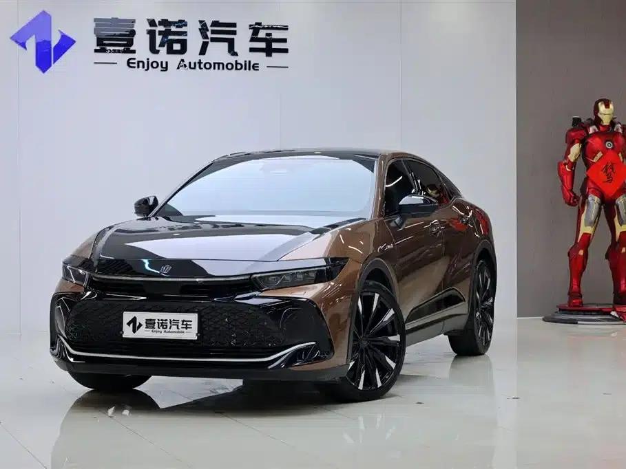 2023 Toyota Crown SportCross 2.4T SportCross HEV AWD Supreme Edition — миниатюра 8