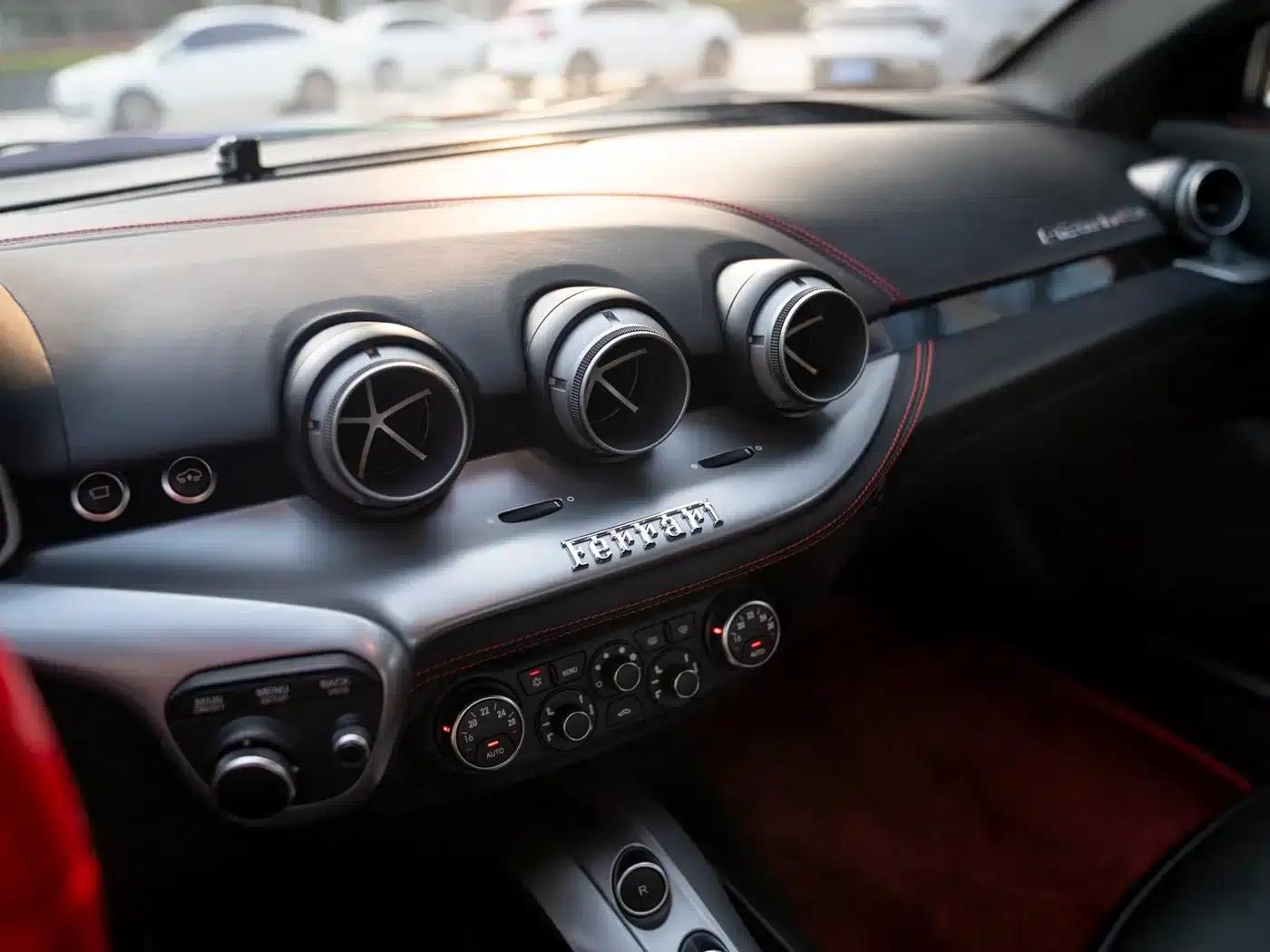 2013 F12berlinetta 6.3L Standard Model — миниатюра 12