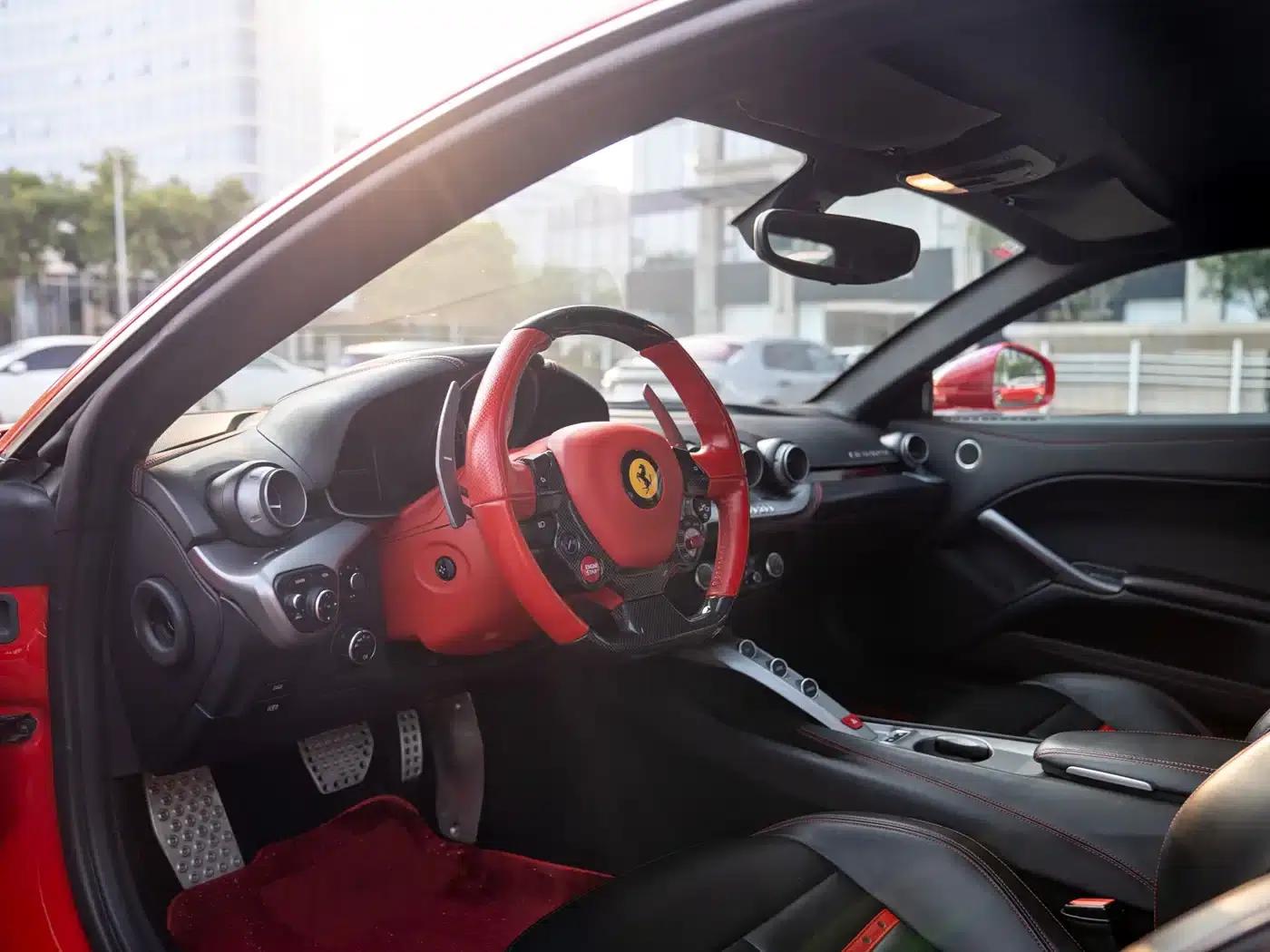 2013 F12berlinetta 6.3L Standard Model — миниатюра 8
