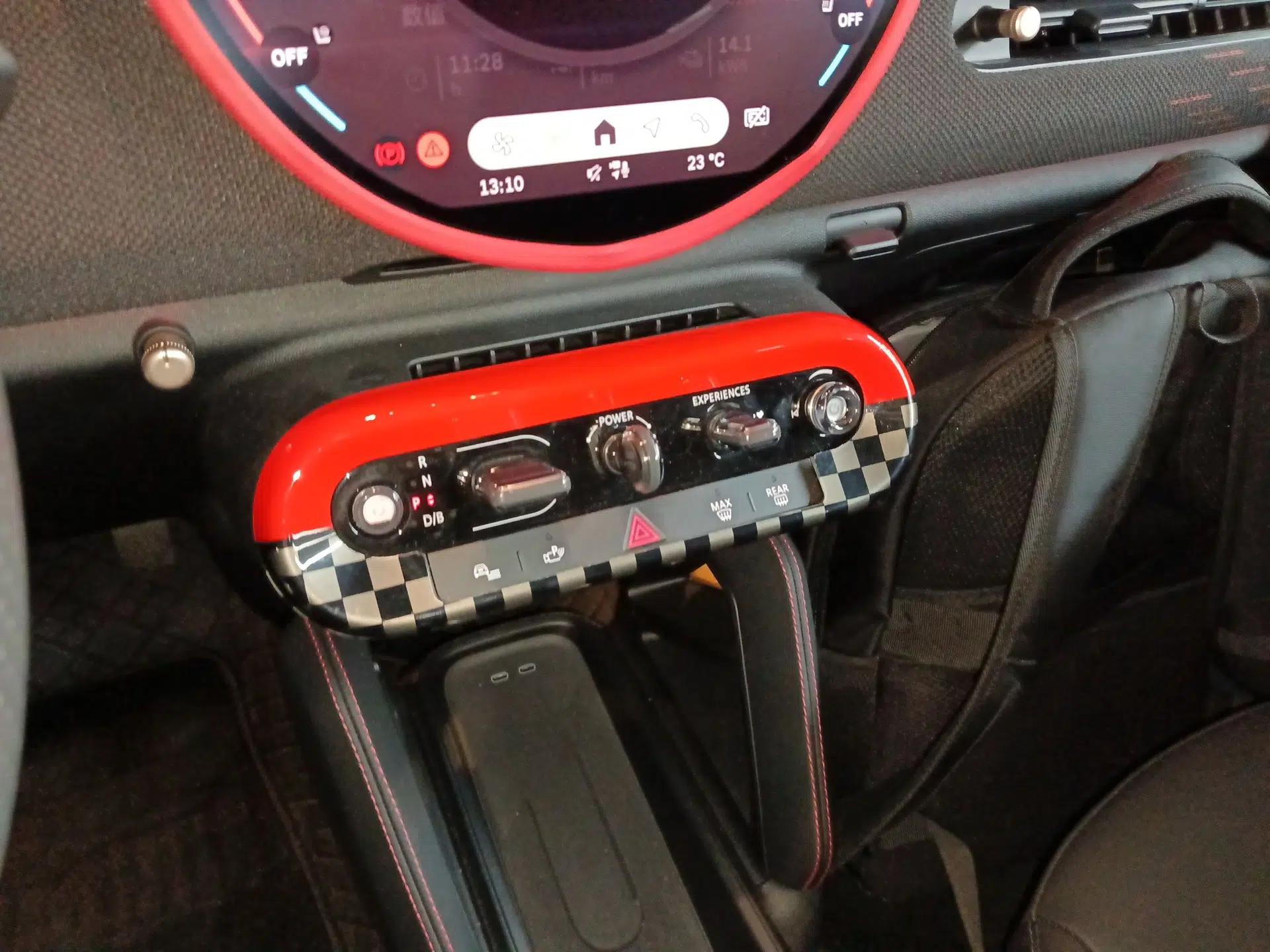 MINI Electric COOPER JCW 2025 JOHN COOPER WORKS — миниатюра 17