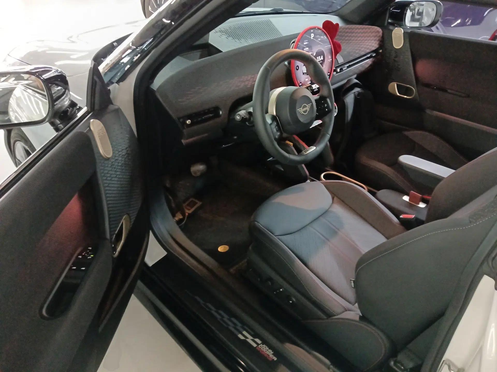 MINI Electric COOPER JCW 2025 JOHN COOPER WORKS — миниатюра 19