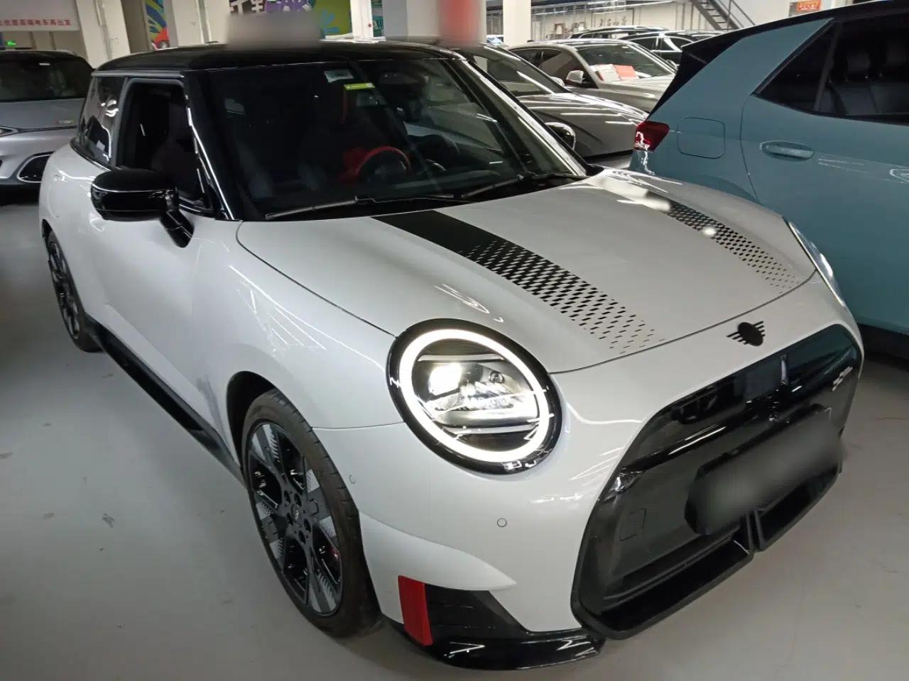 MINI Electric COOPER JCW 2025 JOHN COOPER WORKS — миниатюра 3