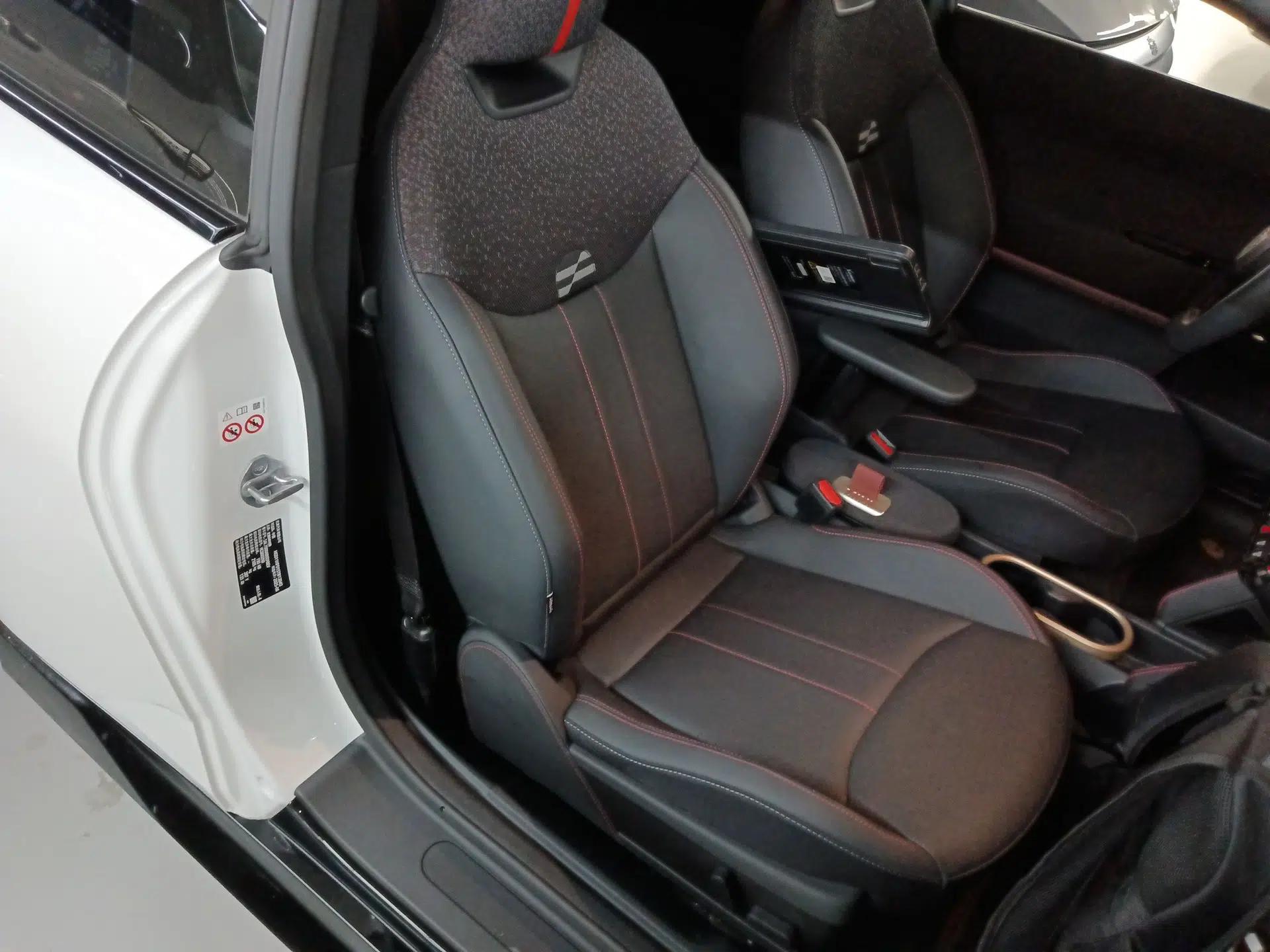 MINI Electric COOPER JCW 2025 JOHN COOPER WORKS — миниатюра 23