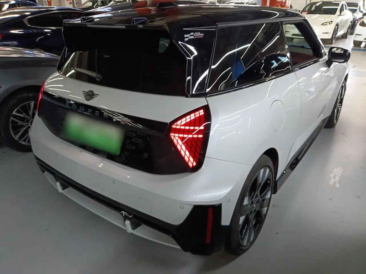 MINI Electric COOPER JCW 2025 JOHN COOPER WORKS — миниатюра 6