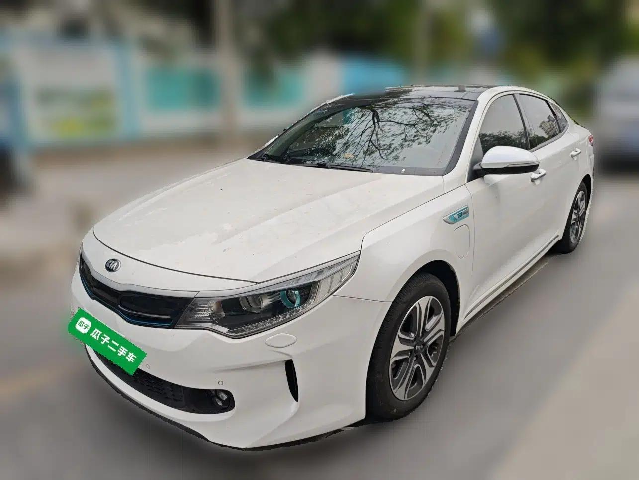 Kia K5 New Energy 2018 2.0L ZhiZun Edition — миниатюра 1