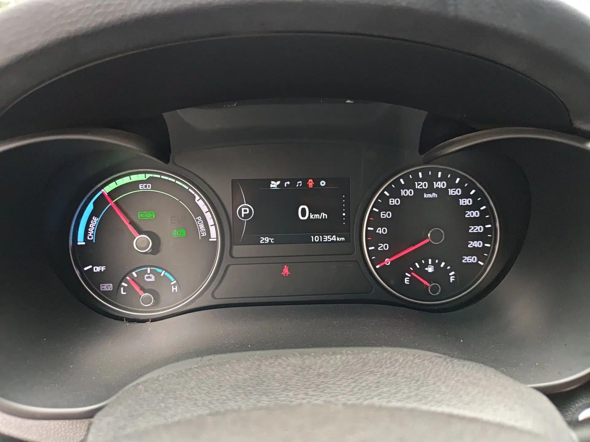 Kia K5 New Energy 2018 2.0L ZhiZun Edition — миниатюра 13
