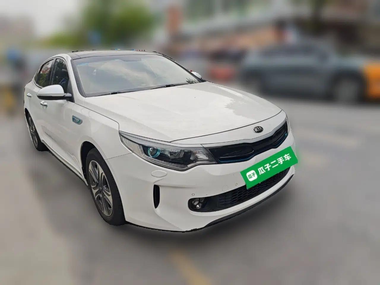 Kia K5 New Energy 2018 2.0L ZhiZun Edition — миниатюра 3