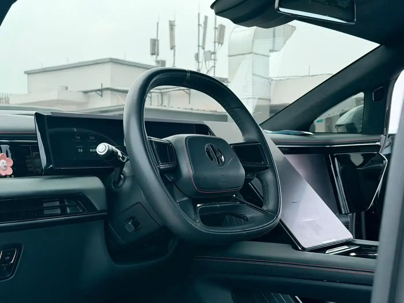 HiPhi X 2021 Founder Edition 6-seater — миниатюра 9
