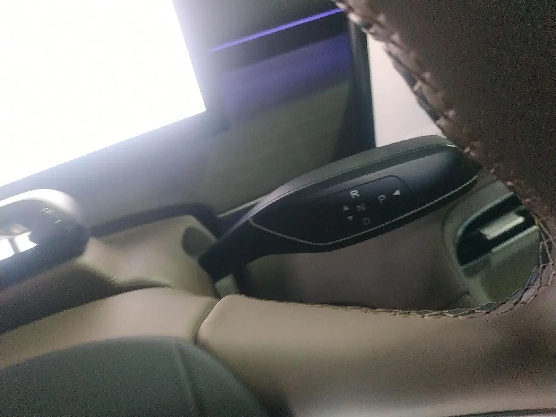 Chery Tiggo 8 PLUS C-DM 2025 1.5T 116 km Prestige Version 5 Seats — миниатюра 17