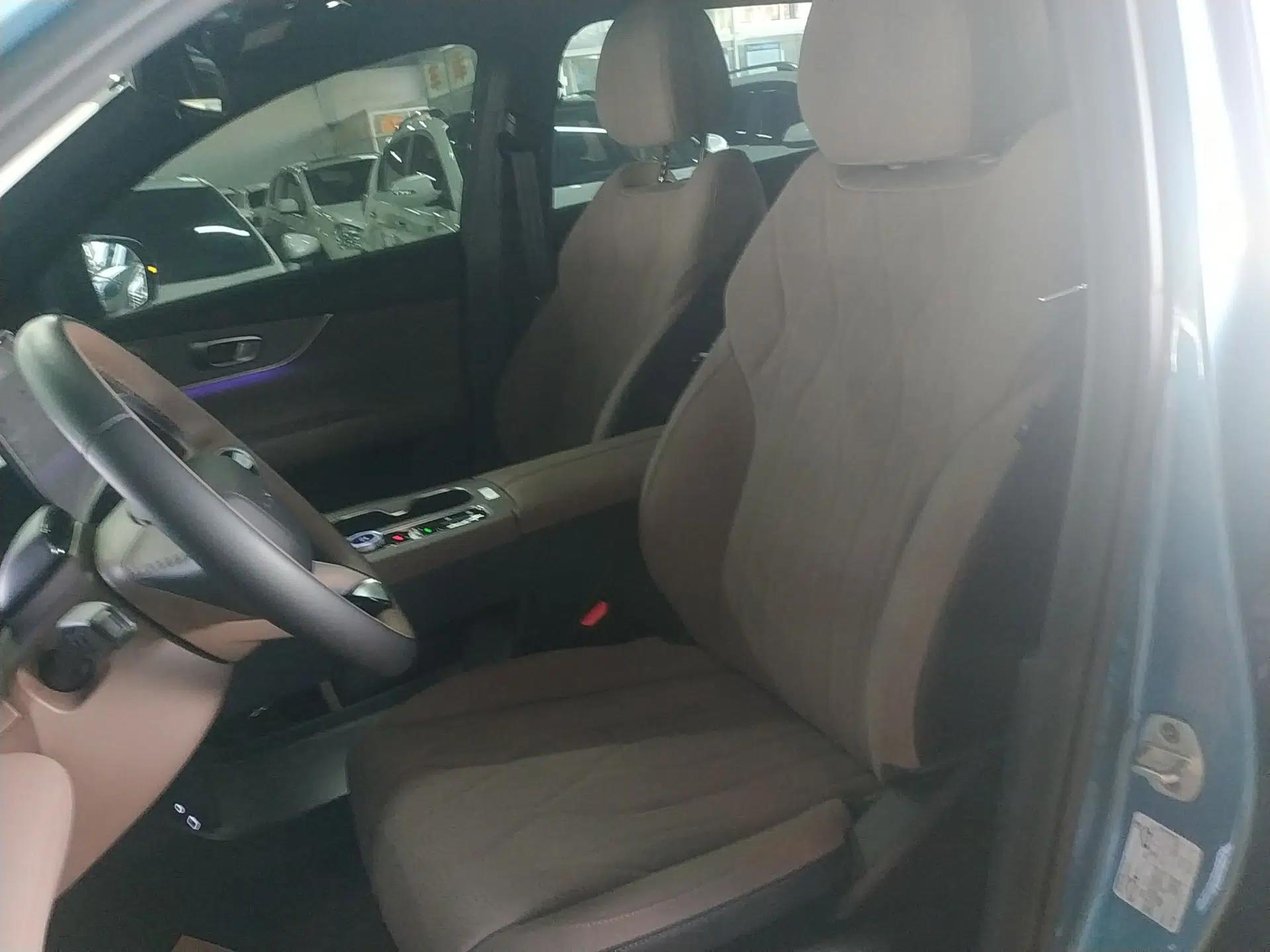 Chery Tiggo 8 PLUS C-DM 2025 1.5T 116 km Prestige Version 5 Seats — миниатюра 18