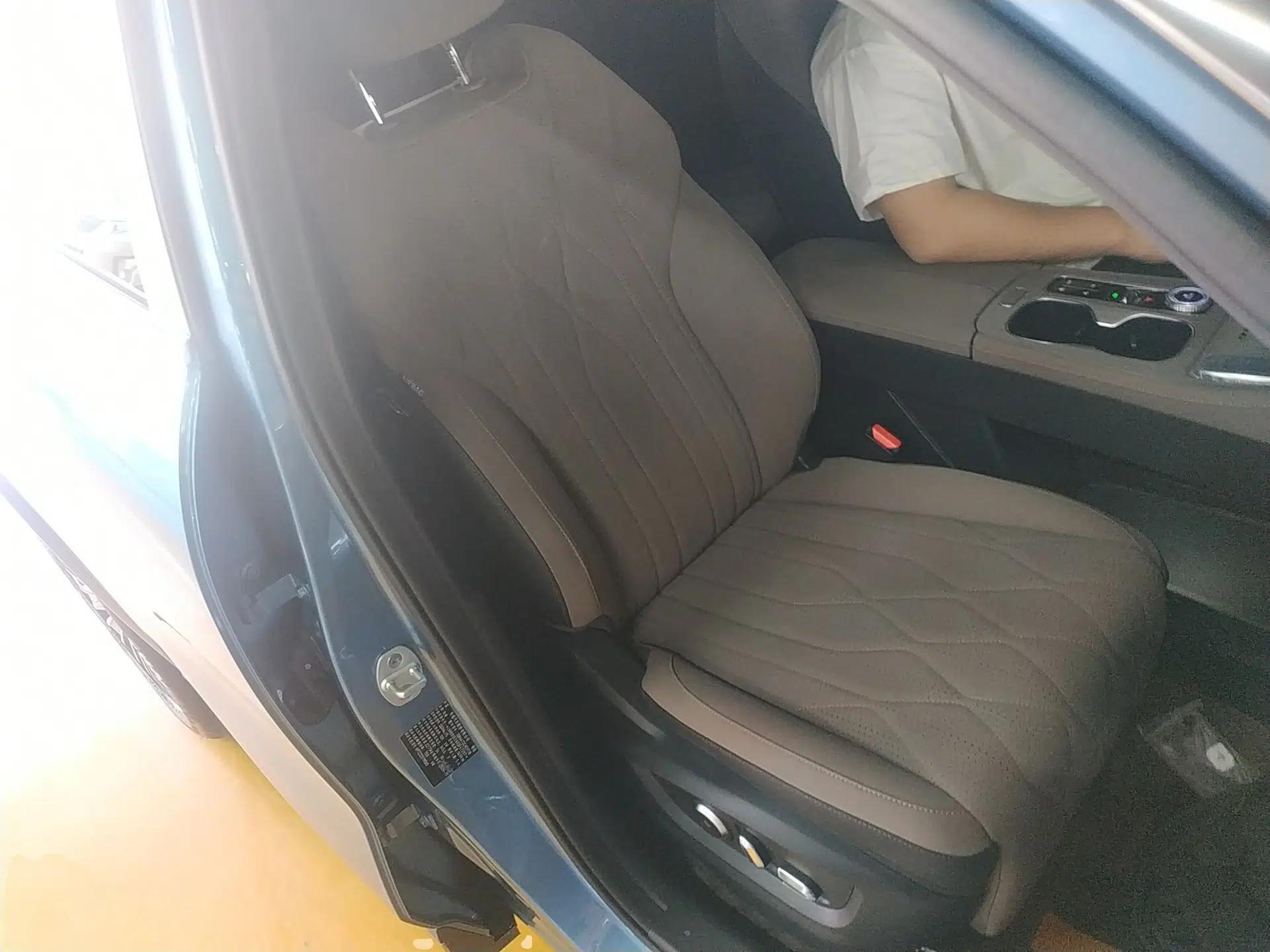 Chery Tiggo 8 PLUS C-DM 2025 1.5T 116 km Prestige Version 5 Seats — миниатюра 23