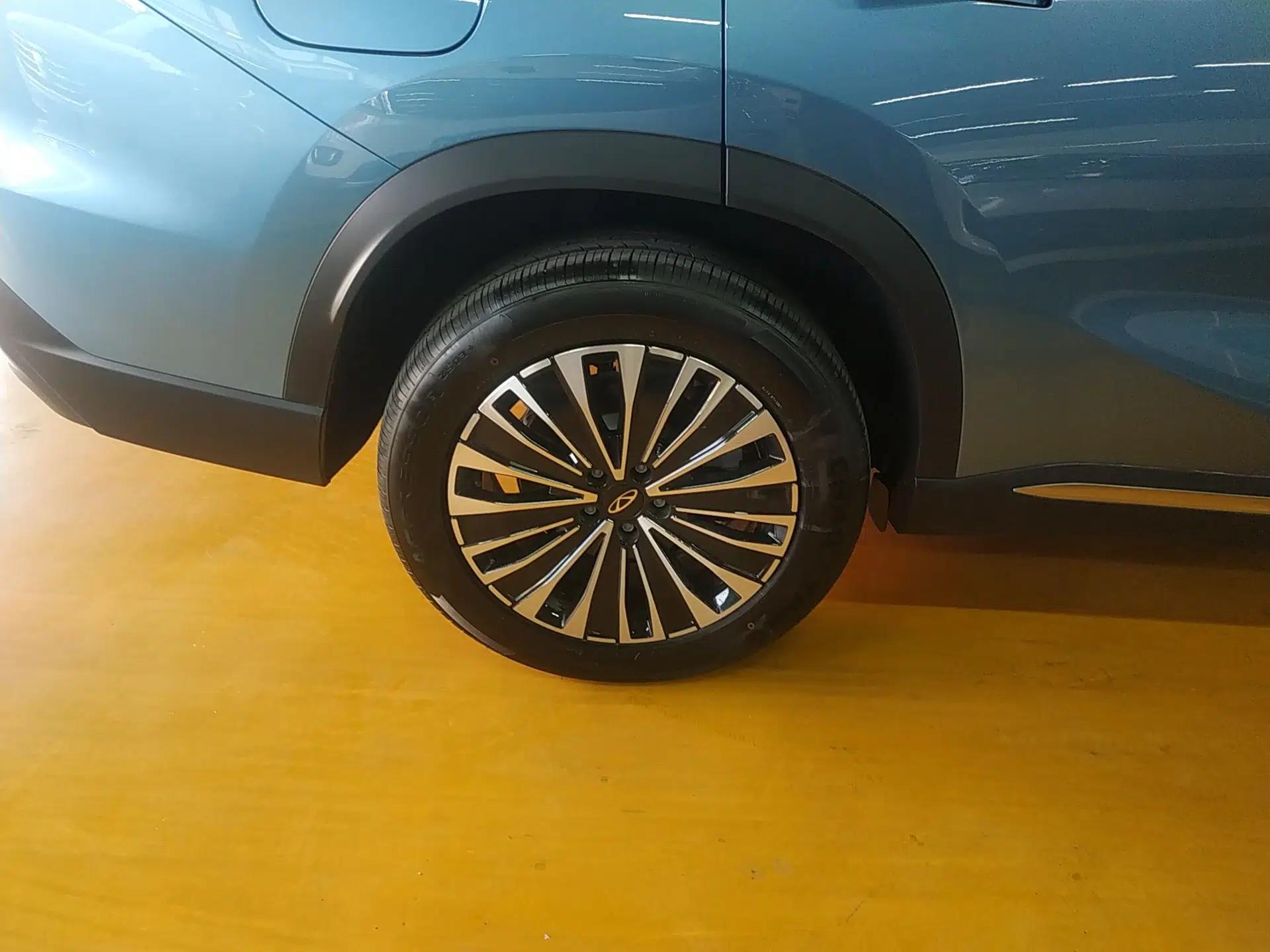 Chery Tiggo 8 PLUS C-DM 2025 1.5T 116 km Prestige Version 5 Seats — миниатюра 10