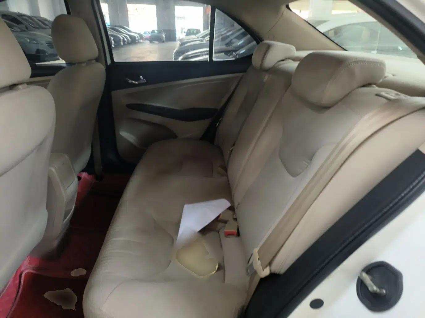Chery Arrizo 3 2015 1.5L Manual High-End Version — миниатюра 20