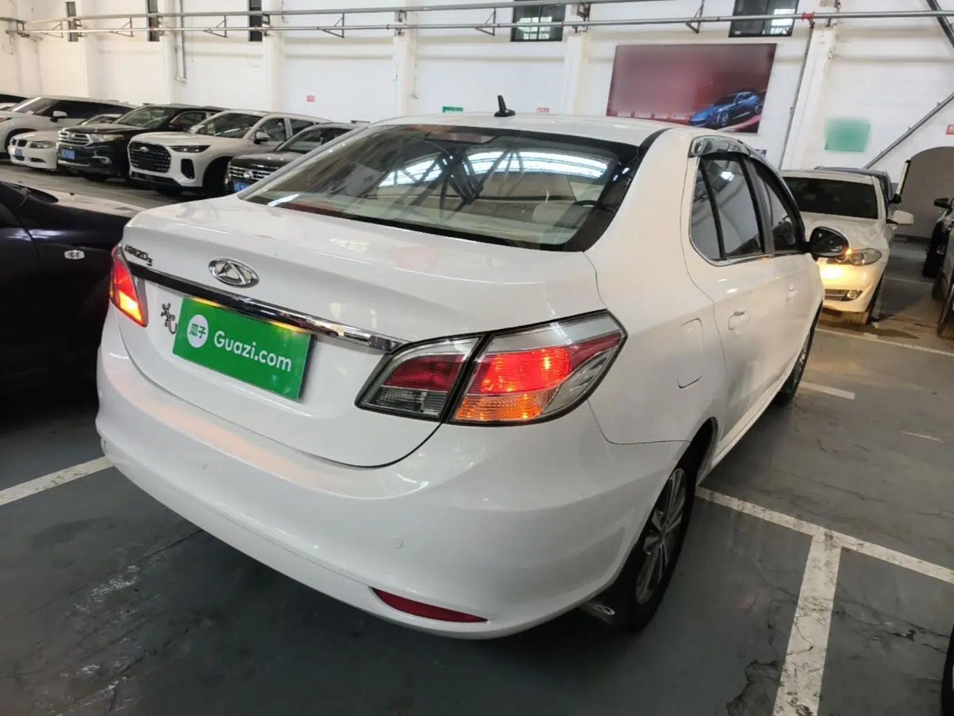 Chery Arrizo 3 2015 1.5L Manual High-End Version — миниатюра 6