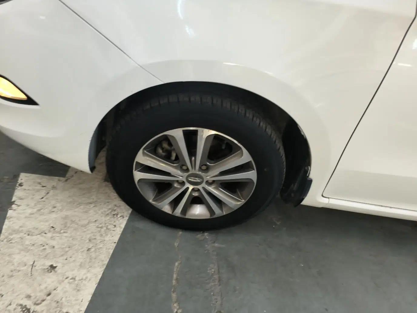 Chery Arrizo 3 2015 1.5L Manual High-End Version — миниатюра 8