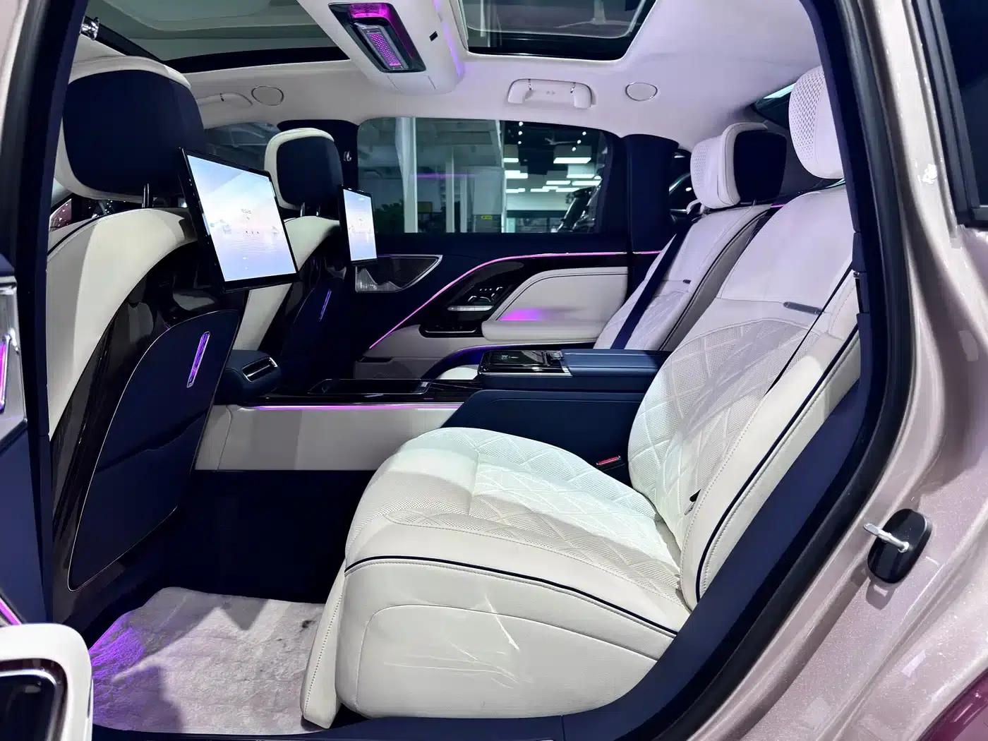 Hongqi Golden Sunflower Elegant 2024 Model 4.0T V8 — миниатюра 31
