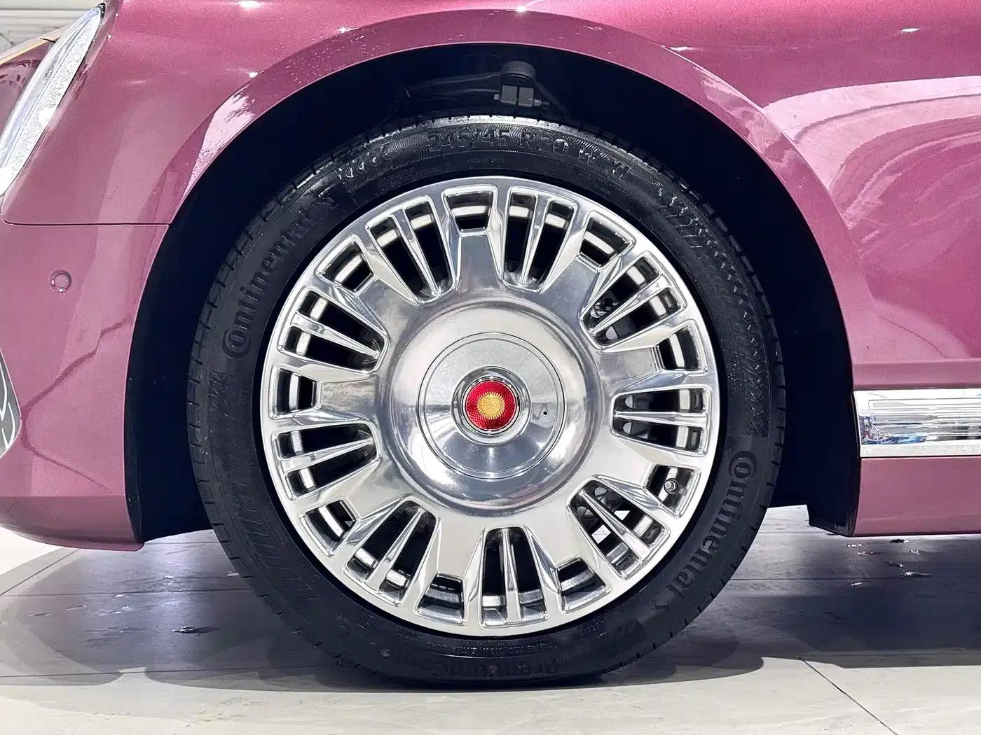 Hongqi Golden Sunflower Elegant 2024 Model 4.0T V8 — миниатюра 10