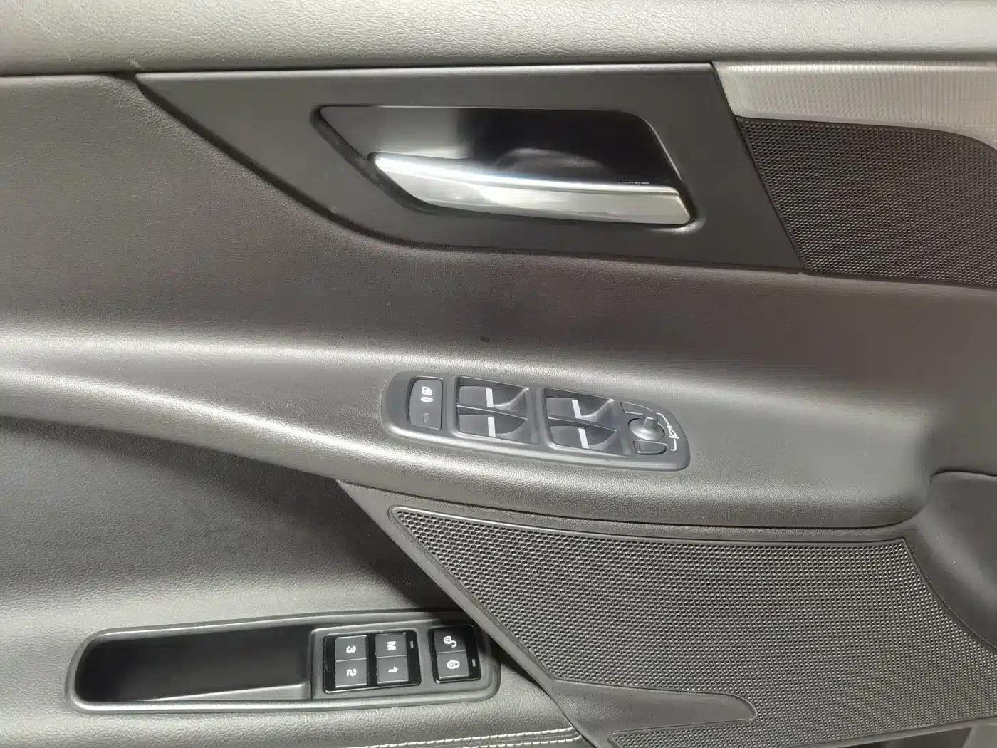 Jaguar XE 2015 2.0T 200PS R-Sport — миниатюра 13