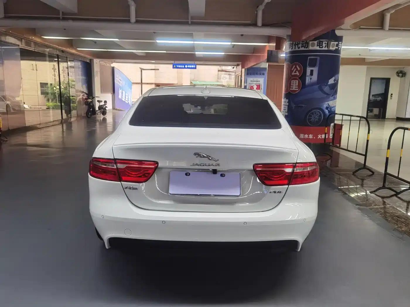 Jaguar XE 2015 2.0T 200PS R-Sport — миниатюра 5