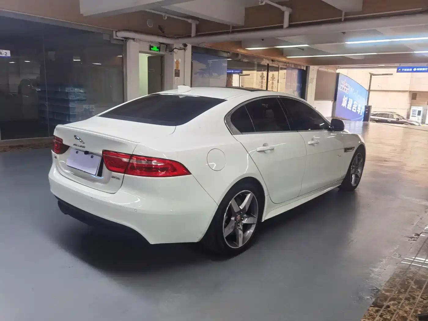 Jaguar XE 2015 2.0T 200PS R-Sport — миниатюра 6