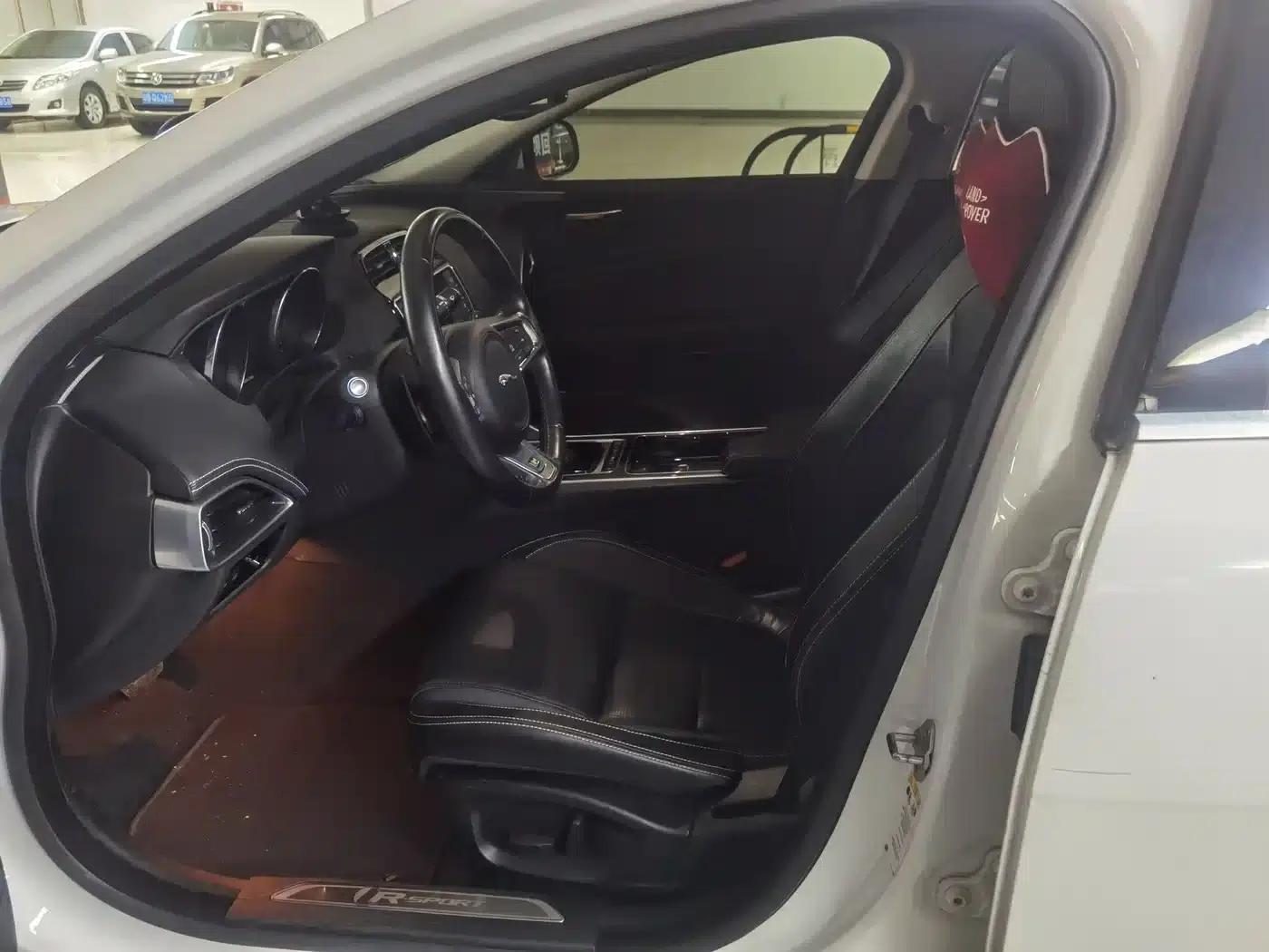 Jaguar XE 2015 2.0T 200PS R-Sport — миниатюра 8