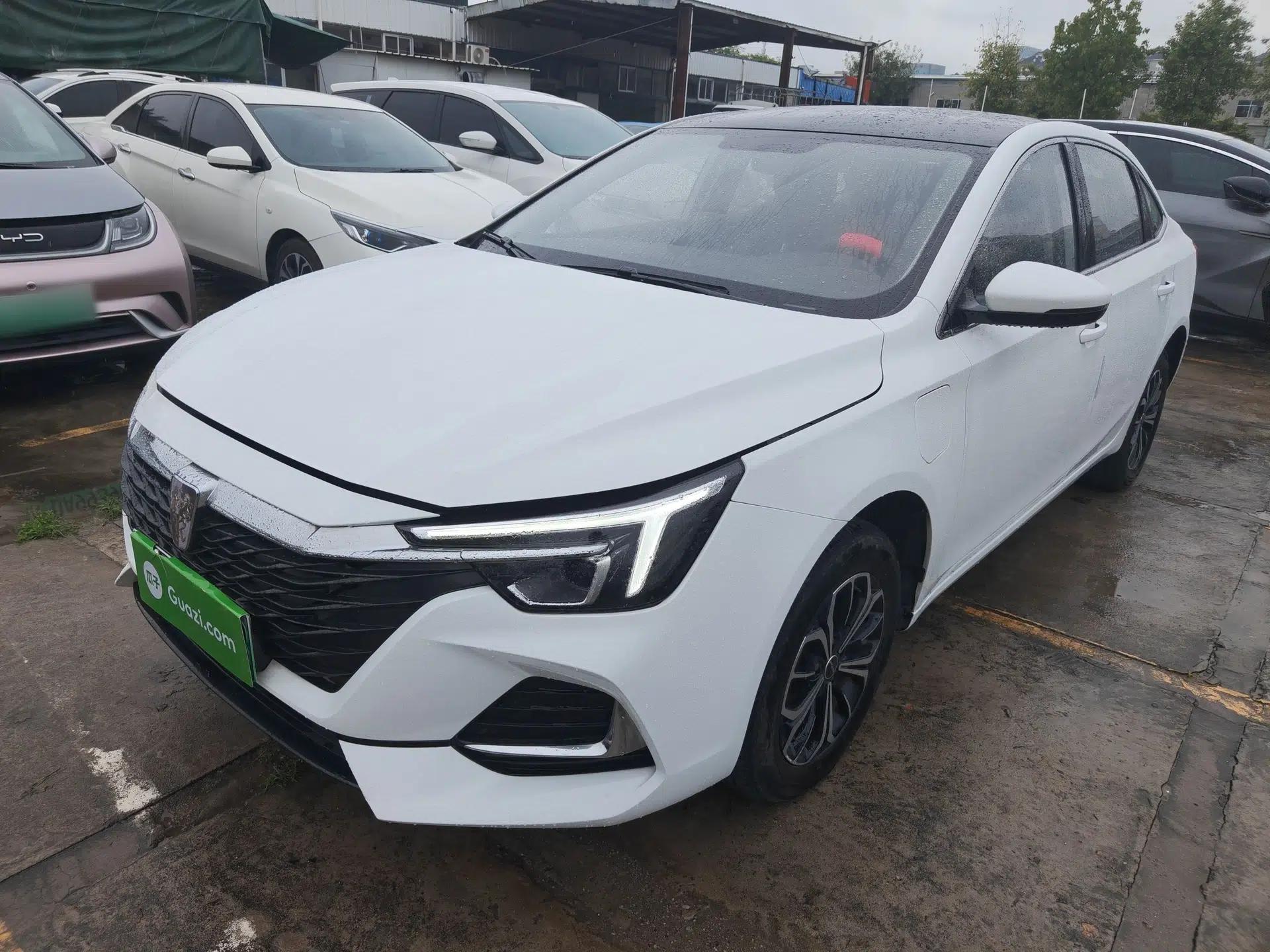 Roewe i6 MAX New Energy 2023 EV 420 Skyroof Special Edition — миниатюра 1