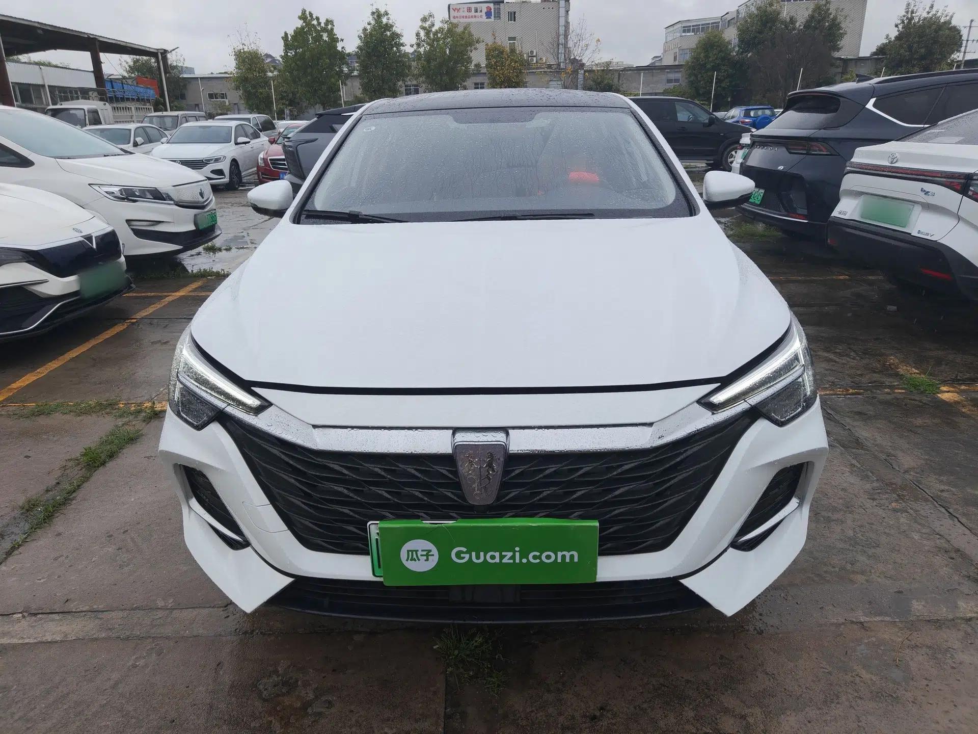 Roewe i6 MAX New Energy 2023 EV 420 Skyroof Special Edition — миниатюра 2